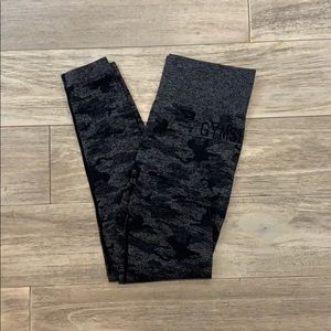GYMSHARK ADAPT SEAMLESS CAMO BLACK LEGGINGS